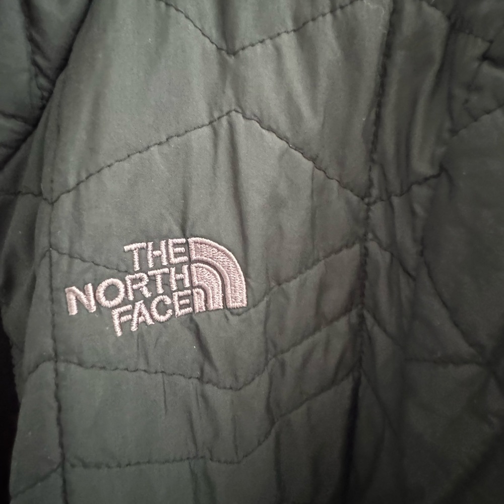 North face jacket - Picture 2 of 3